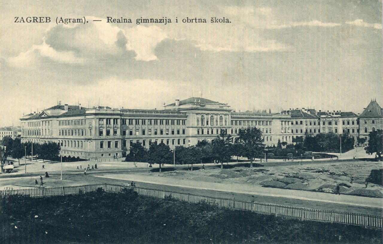 Realna gimnazija, Trg Khuena Hedervaryja (današnji Rooseveltov trg), još neizgrađene zgrade u ulici Farkaša Vukotinovića, oko 1905. godine
